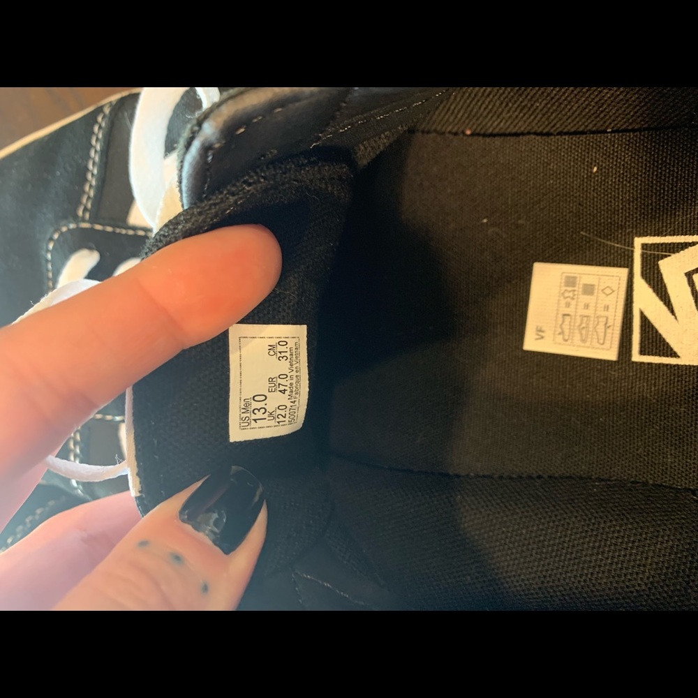 Men’s Vans - Picture 3 of 3